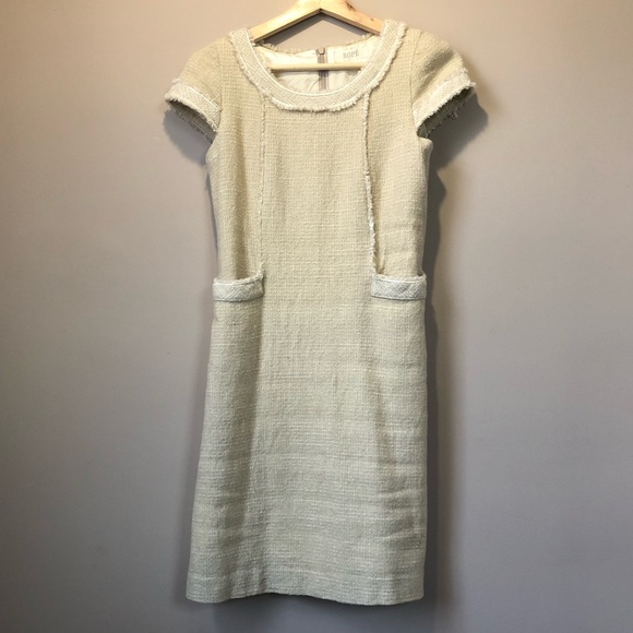 Ropé sand coloured short dress with pockets. - Picture 2 of 4